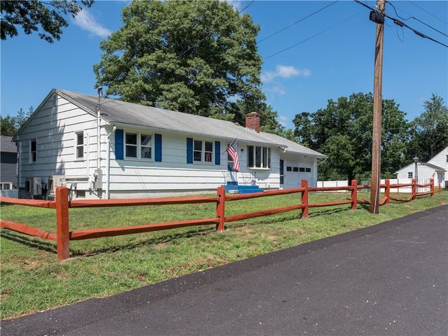 35 Williams Street, Coventry, RI 02816