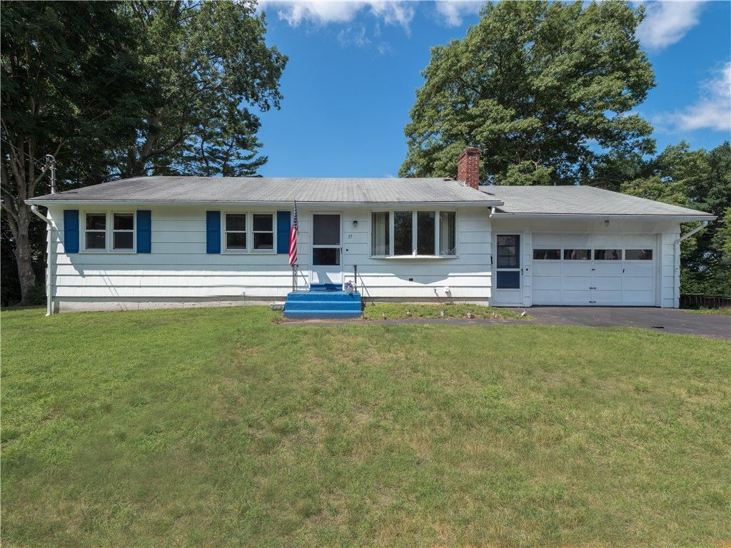 35 Williams Street, Coventry, RI 02816