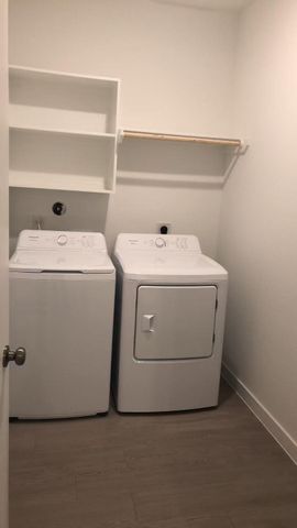 421 Robin Street, Angleton, TX 77515