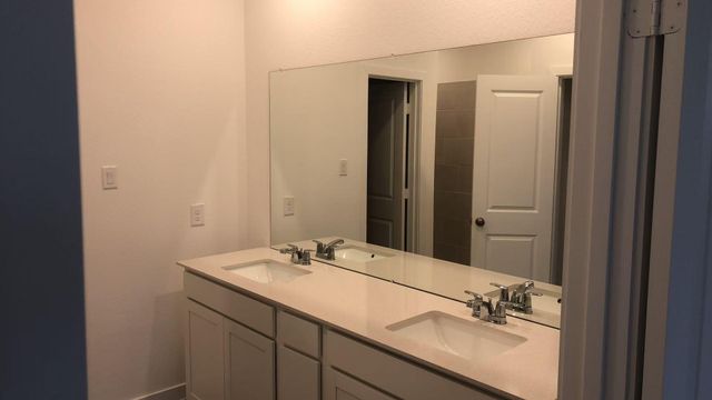 421 Robin Street, Angleton, TX 77515