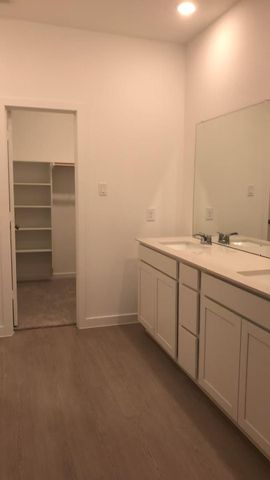 421 Robin Street, Angleton, TX 77515