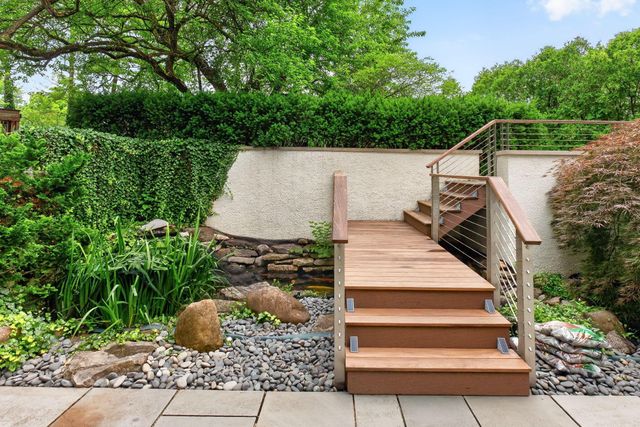 1980 Hillside Drive, Columbus, OH 43221