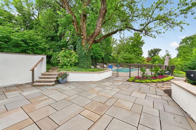 1980 Hillside Drive, Columbus, OH 43221
