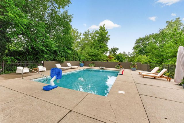 1980 Hillside Drive, Columbus, OH 43221