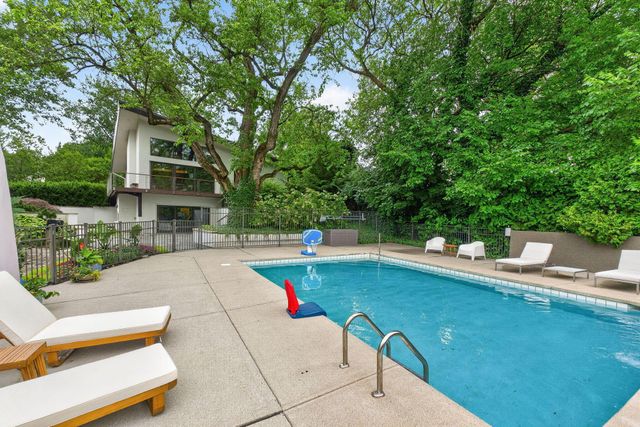 1980 Hillside Drive, Columbus, OH 43221