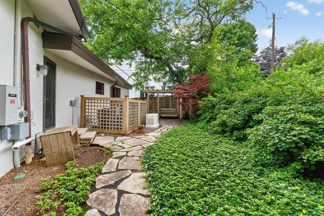 1980 Hillside Drive, Columbus, OH 43221