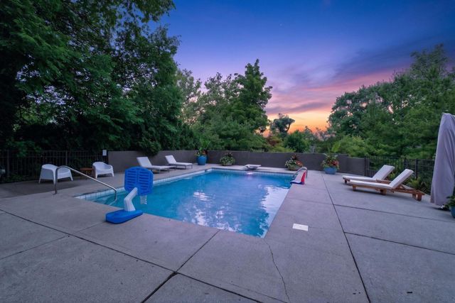 1980 Hillside Drive, Columbus, OH 43221