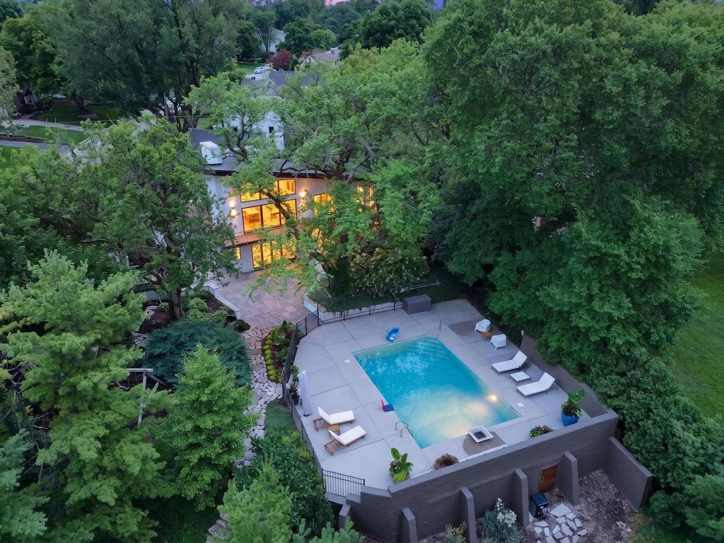 1980 Hillside Drive, Columbus, OH 43221