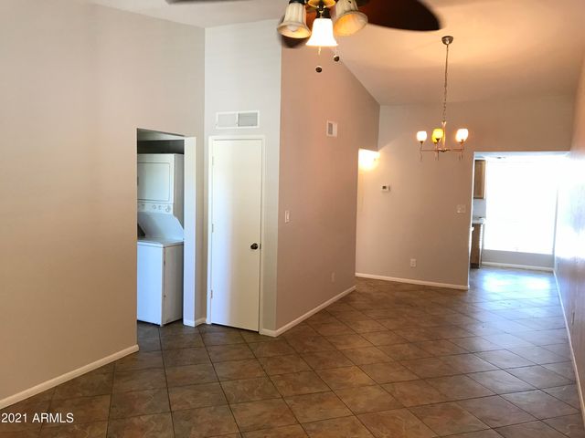 3301 E EARLL Drive 225, Phoenix, AZ 85018