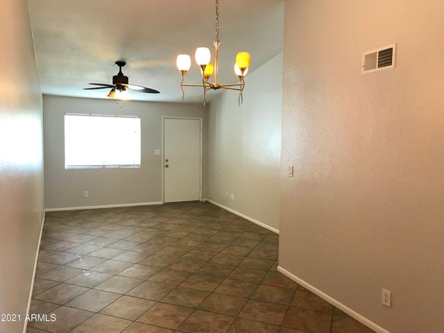 3301 E EARLL Drive 225, Phoenix, AZ 85018