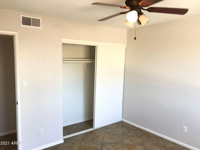 3301 E EARLL Drive 225, Phoenix, AZ 85018