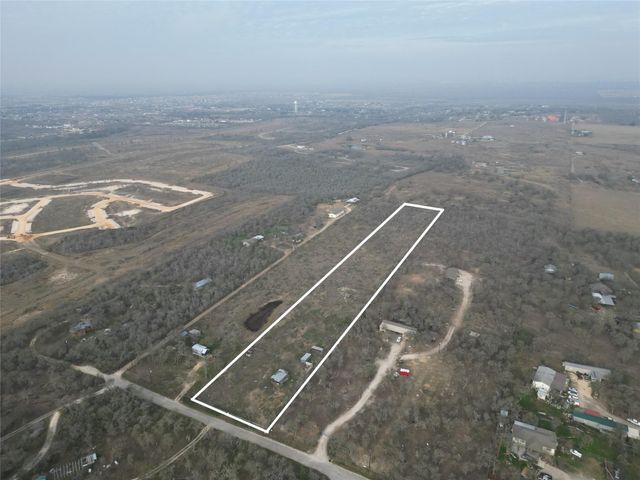 194 A McDowell RD, Del Valle, TX 78617