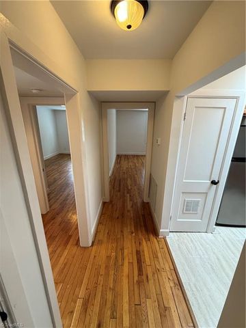 841 Reynolda Road 3, Winston-salem, NC 27104