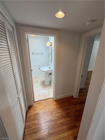 841 Reynolda Road 3, Winston-salem, NC 27104