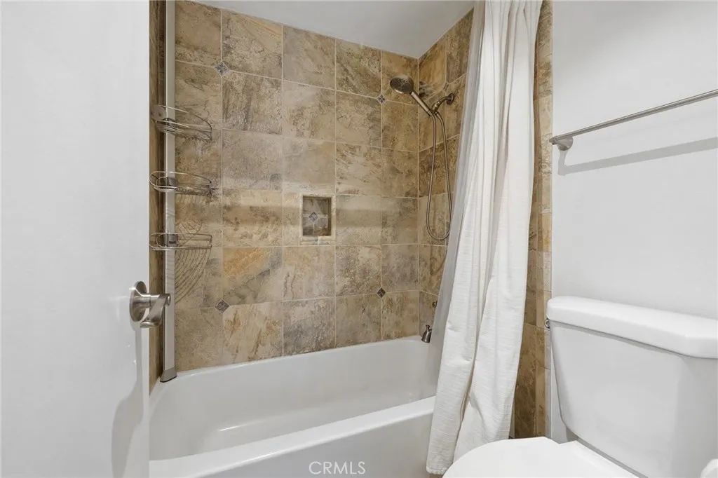 Image 15 of property listing at 525 S Ardmore Avenue 257, Los Angeles, CA 90020