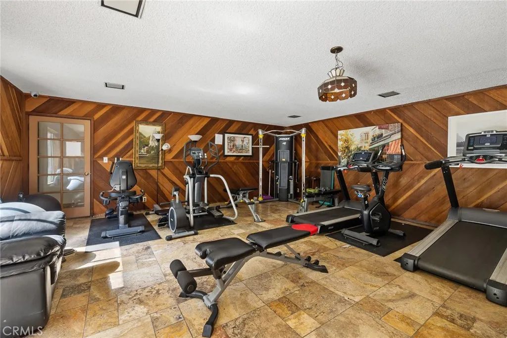 Image 26 of property listing at 525 S Ardmore Avenue 257, Los Angeles, CA 90020