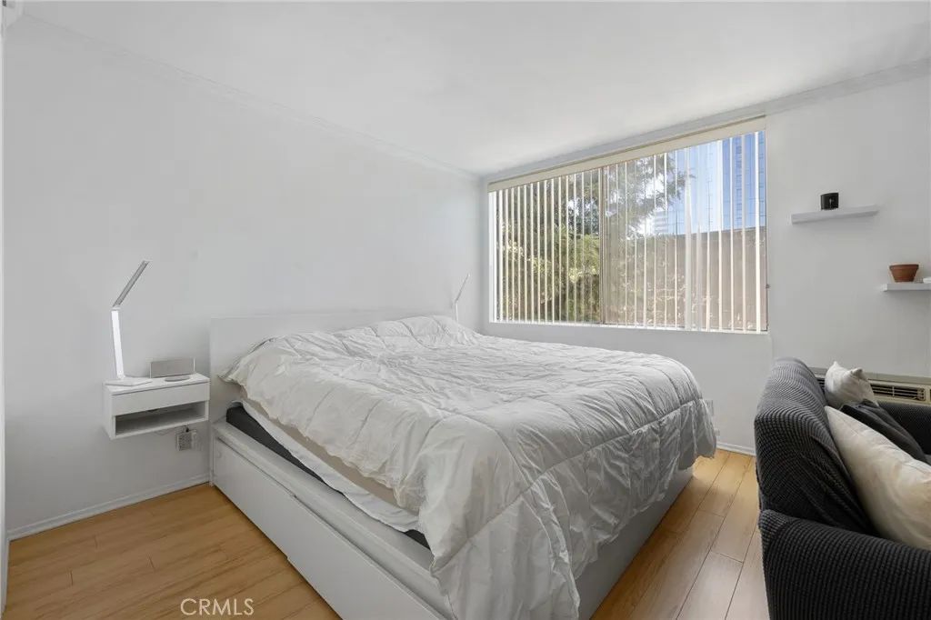 Image 6 of property listing at 525 S Ardmore Avenue 257, Los Angeles, CA 90020