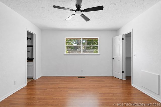 6105 S Irvington Avenue, Tulsa, OK 74136
