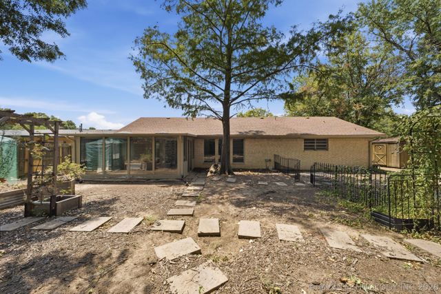 6105 S Irvington Avenue, Tulsa, OK 74136