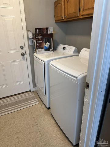 813 N R St, Pensacola, FL 32505