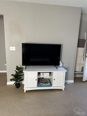 813 N R St, Pensacola, FL 32505