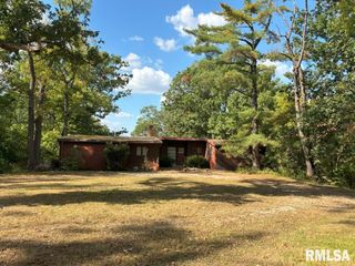 19 Forest Ridge Lane, Springfield, IL 62712