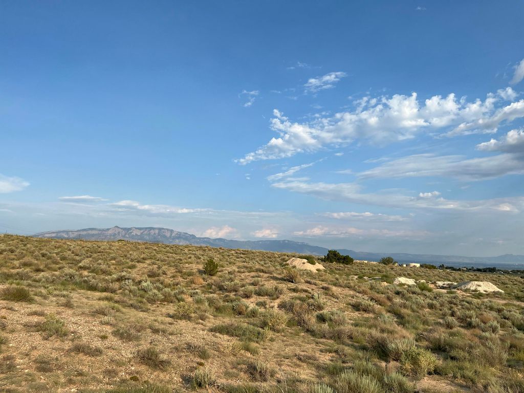 712 Acicate Road NE, Rio Rancho, NM 87124