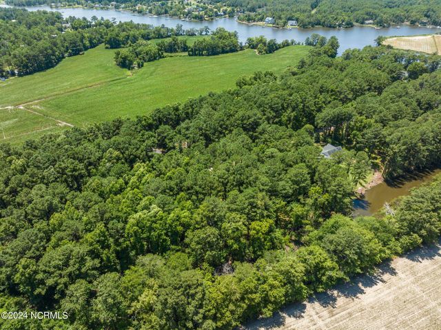 806 Sailhaven Drive, Oriental, NC 28571