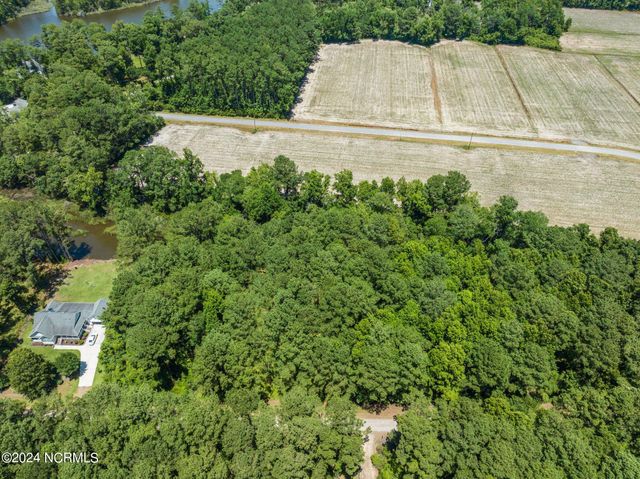 806 Sailhaven Drive, Oriental, NC 28571