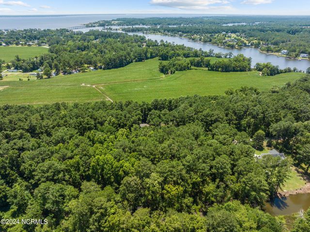 806 Sailhaven Drive, Oriental, NC 28571