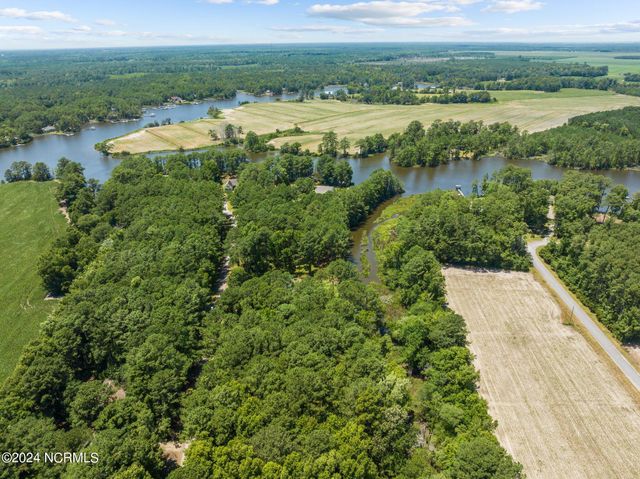 806 Sailhaven Drive, Oriental, NC 28571