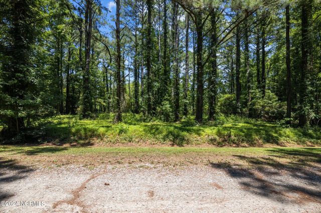 806 Sailhaven Drive, Oriental, NC 28571