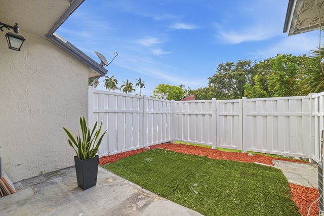 8207 Fairway Road Road 8207, Sunrise, FL 33351