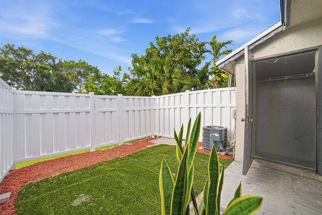 8207 Fairway Road Road 8207, Sunrise, FL 33351