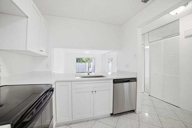 8207 Fairway Road Road 8207, Sunrise, FL 33351