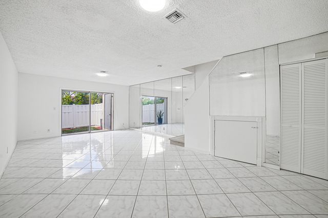 8207 Fairway Road Road 8207, Sunrise, FL 33351