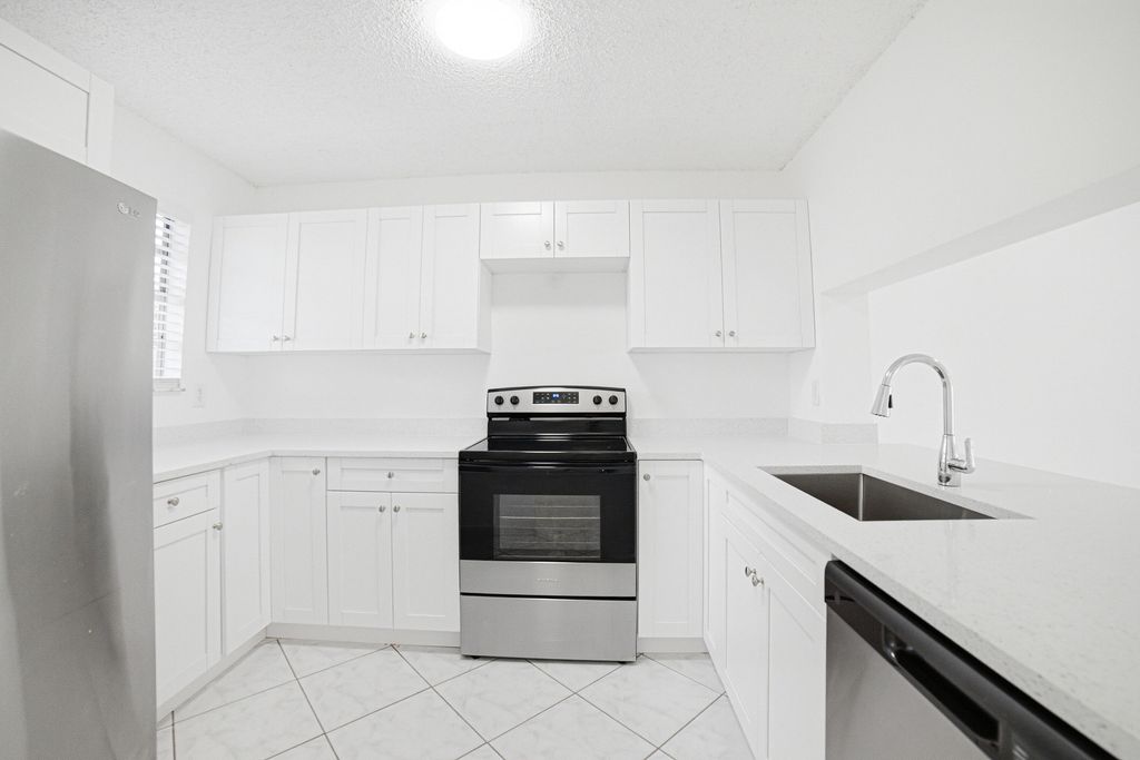 8207 Fairway Road Road 8207, Sunrise, FL 33351
