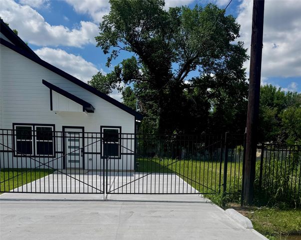 5710 Delmack Street A, Houston, TX 77032