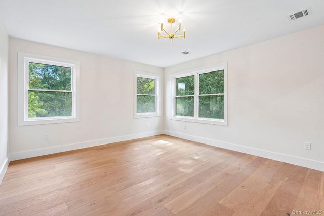 71 Gilchrest Road, Valley Cottage, NY 10989