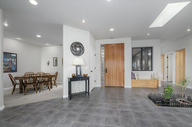 1160 N Circle Dr, Diamond Springs, CA 95619