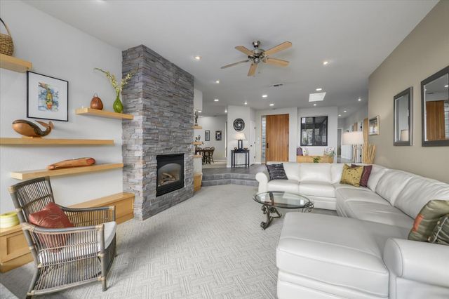 1160 N Circle Dr, Diamond Springs, CA 95619