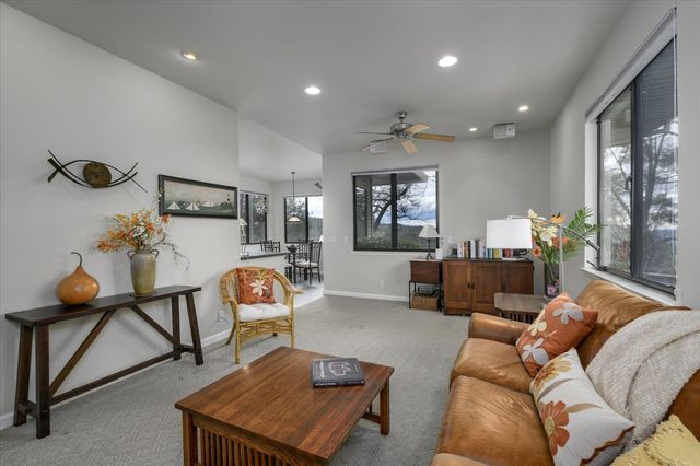 1160 N Circle Dr, Diamond Springs, CA 95619