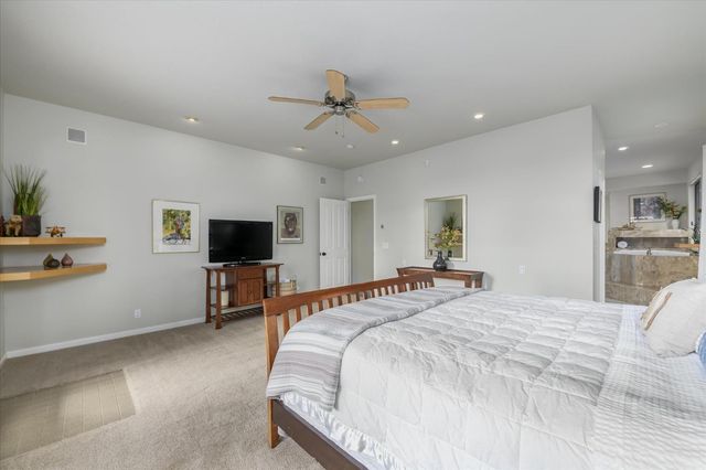 1160 N Circle Dr, Diamond Springs, CA 95619