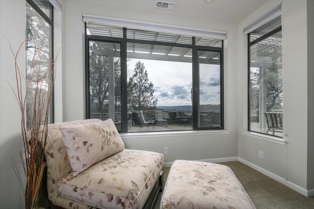 1160 N Circle Dr, Diamond Springs, CA 95619