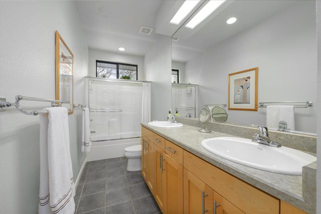 1160 N Circle Dr, Diamond Springs, CA 95619