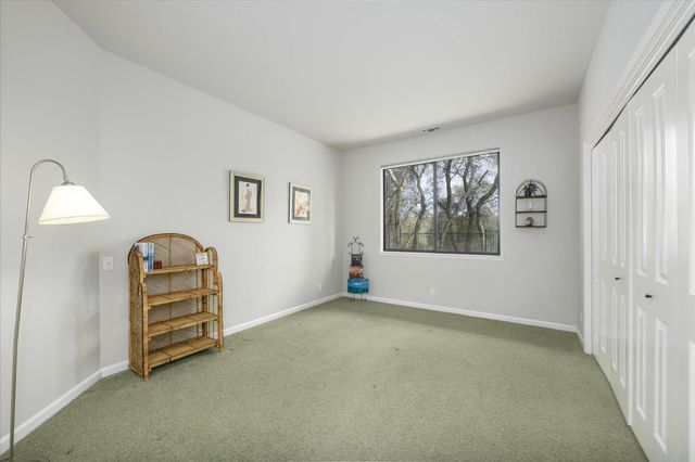 1160 N Circle Dr, Diamond Springs, CA 95619