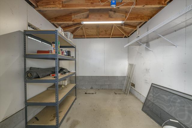 1160 N Circle Dr, Diamond Springs, CA 95619