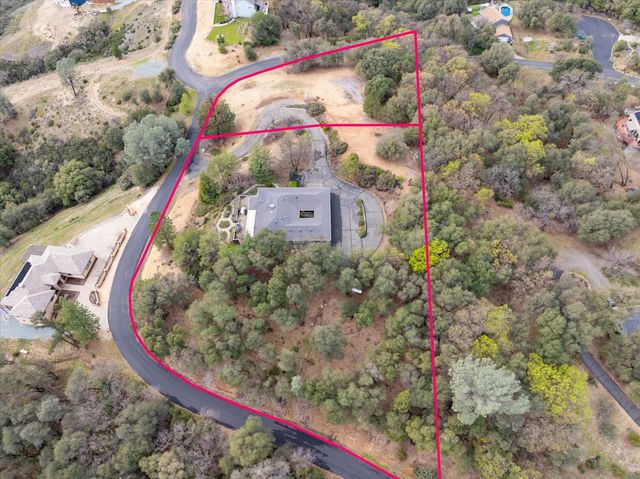 1160 N Circle Dr, Diamond Springs, CA 95619