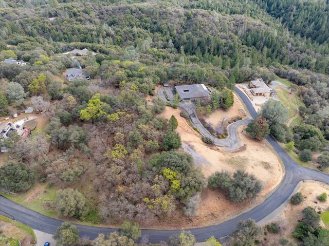 1160 N Circle Dr, Diamond Springs, CA 95619