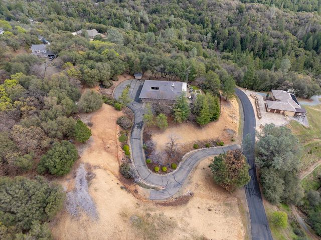 1160 N Circle Dr, Diamond Springs, CA 95619